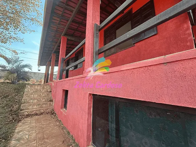 Casa com 2000m² 8 quartos e 3 banheiros, à venda, no bairro Condomínio Vale do Ouro em Ribeirão das Neves
