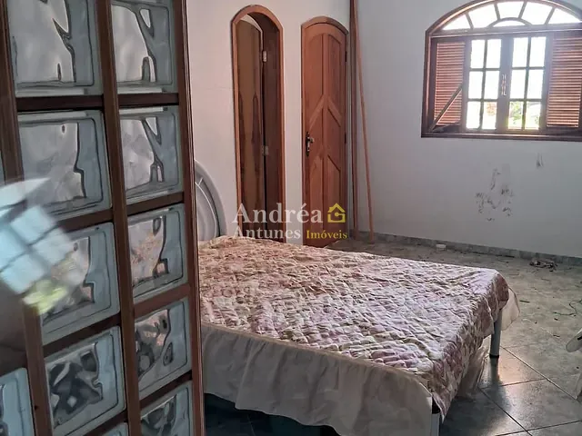 Casa com 600m² 6 quartos e 2 banheiros, à venda, no bairro Palmeiras em Cabo Frio