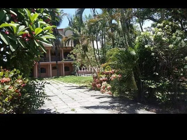 Casa com 600m² 6 quartos e 2 banheiros, à venda, no bairro Palmeiras em Cabo Frio