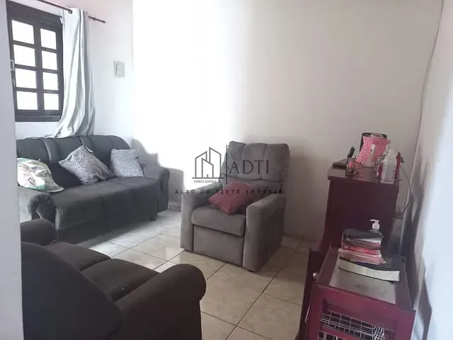 Casa com 470m² 3 quartos e 1 banheiro, à venda, no bairro Vila São Paulo em Mogi das Cruzes