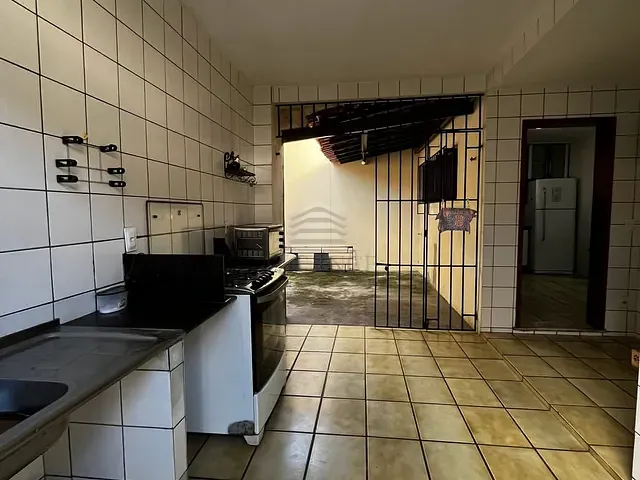 Casa com 1350m² 5 quartos e 4 banheiros, à venda ou para alugar, no bairro Cristo Rei em Teresina