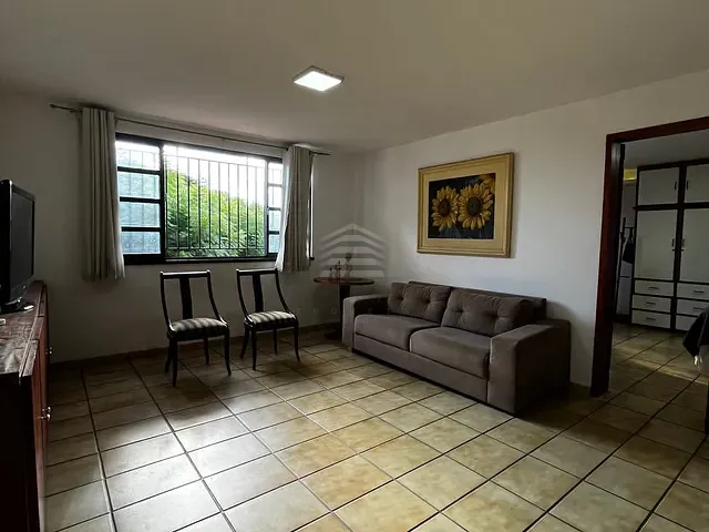 Casa com 1350m² 5 quartos e 4 banheiros, à venda ou para alugar, no bairro Cristo Rei em Teresina
