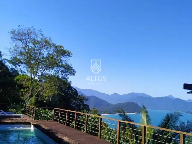 Casa 6 quartos e 8 banheiros, à venda, no bairro Ubatuba em Ubatuba