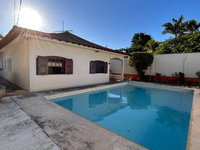 Casa 3 quartos e 3 banheiros, à venda, no bairro Palmeiras em Cabo Frio