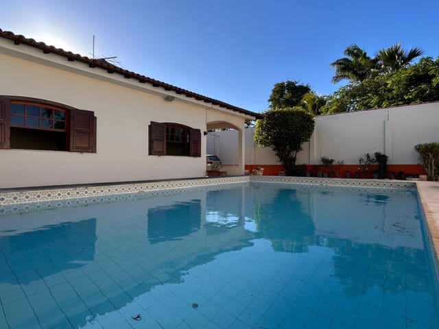 Casa 3 quartos e 3 banheiros, à venda, no bairro Palmeiras em Cabo Frio