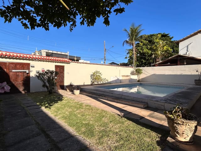 Casa 3 quartos e 3 banheiros, à venda, no bairro Palmeiras em Cabo Frio