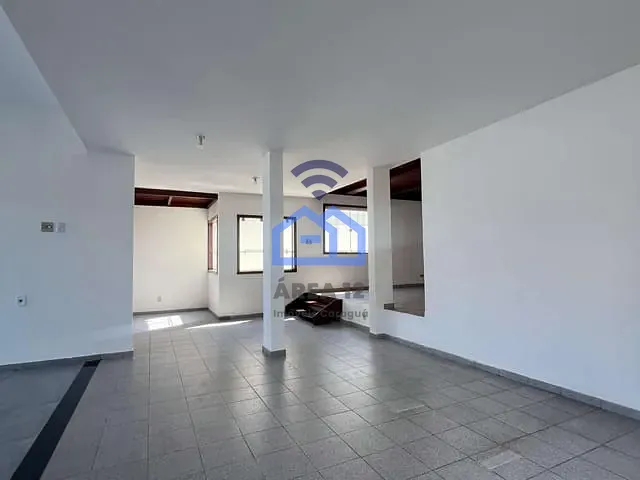 Sobrado com 336m² 4 quartos e 4 banheiros, à venda, no bairro Jardim Primavera em Caraguatatuba