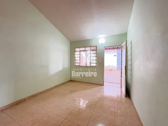 Casa 2 quartos e 1 banheiro, à venda, no bairro Independência (Barreiro) em Belo Horizonte
