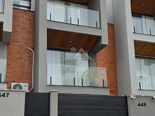 Casa 3 quartos e 3 banheiros, para alugar, no bairro Santa Catarina em Juiz de Fora