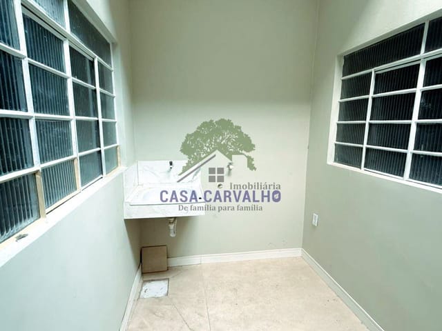 Casa 3 quartos e 2 banheiros, para alugar, no bairro Popular Velha em Corumbá