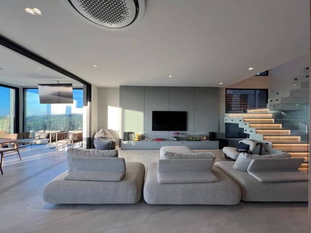 Casa com 539m² 5 quartos e 7 banheiros, à venda, no bairro Tamboré em Santana de Parnaíba