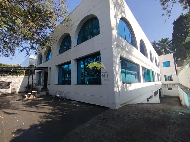 Casa com 700m², para alugar, no bairro Jardim Everest em São Paulo