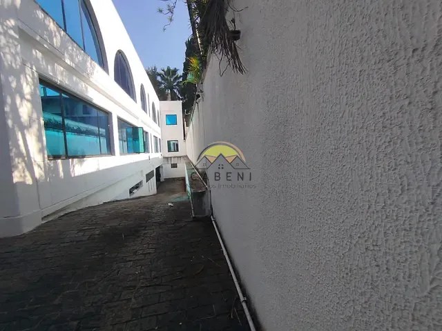 Casa com 700m², para alugar, no bairro Jardim Everest em São Paulo