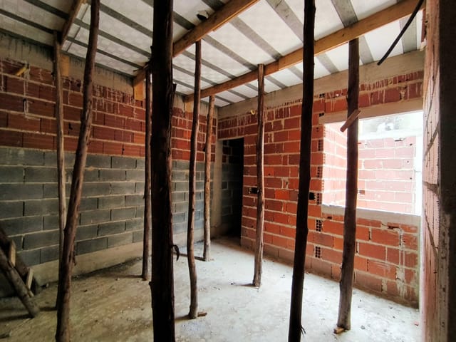Casa com 80m² 3 quartos e 2 banheiros, à venda, no bairro Vale do Sol II em Governador Valadares