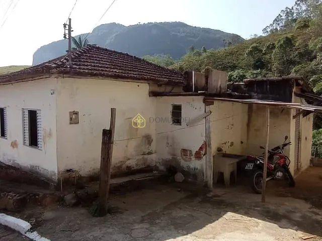 Casa com 413m² 2 quartos e 1 banheiro, à venda, no bairro Centro em Passa Vinte