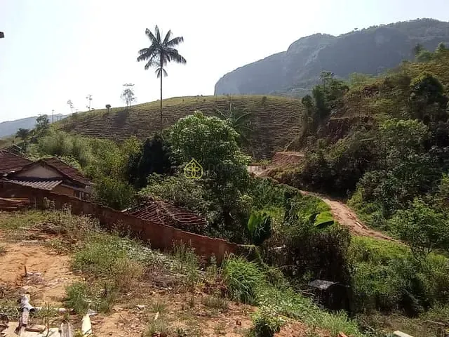 Casa com 413m² 2 quartos e 1 banheiro, à venda, no bairro Centro em Passa Vinte