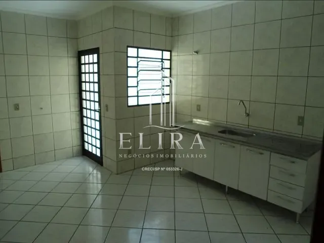 Casa com 297m² 5 quartos e 3 banheiros, à venda, no bairro Vila Santa Maria em Americana