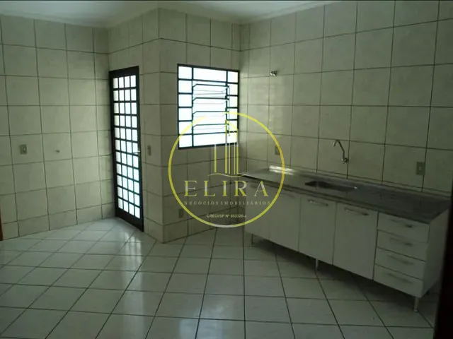 Casa com 297m² 5 quartos e 3 banheiros, à venda, no bairro Vila Santa Maria em Americana