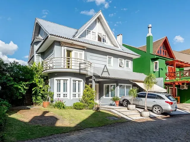 Casa com 325m² 4 quartos e 6 banheiros, à venda, no bairro Sarandi em Porto Alegre