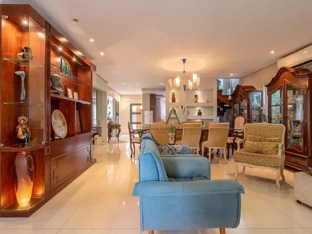 Casa com 325m² 4 quartos e 6 banheiros, à venda, no bairro Sarandi em Porto Alegre