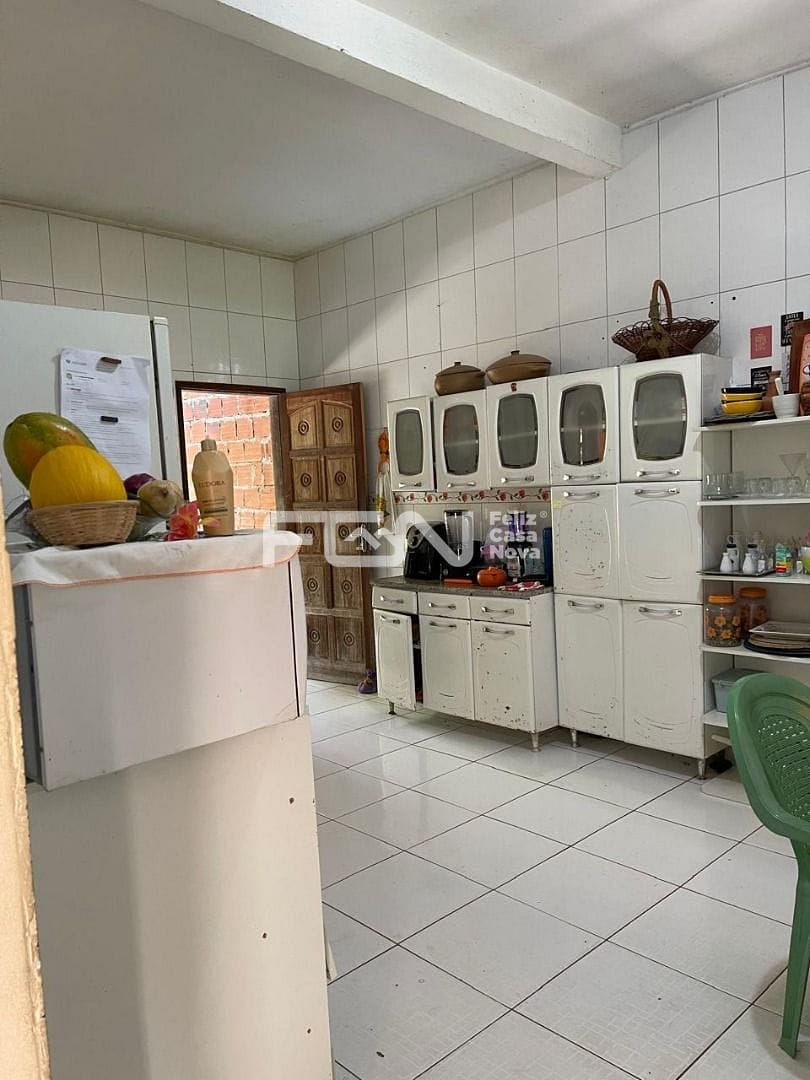 Casa à venda com 3 quartos, 10m² - Foto 7