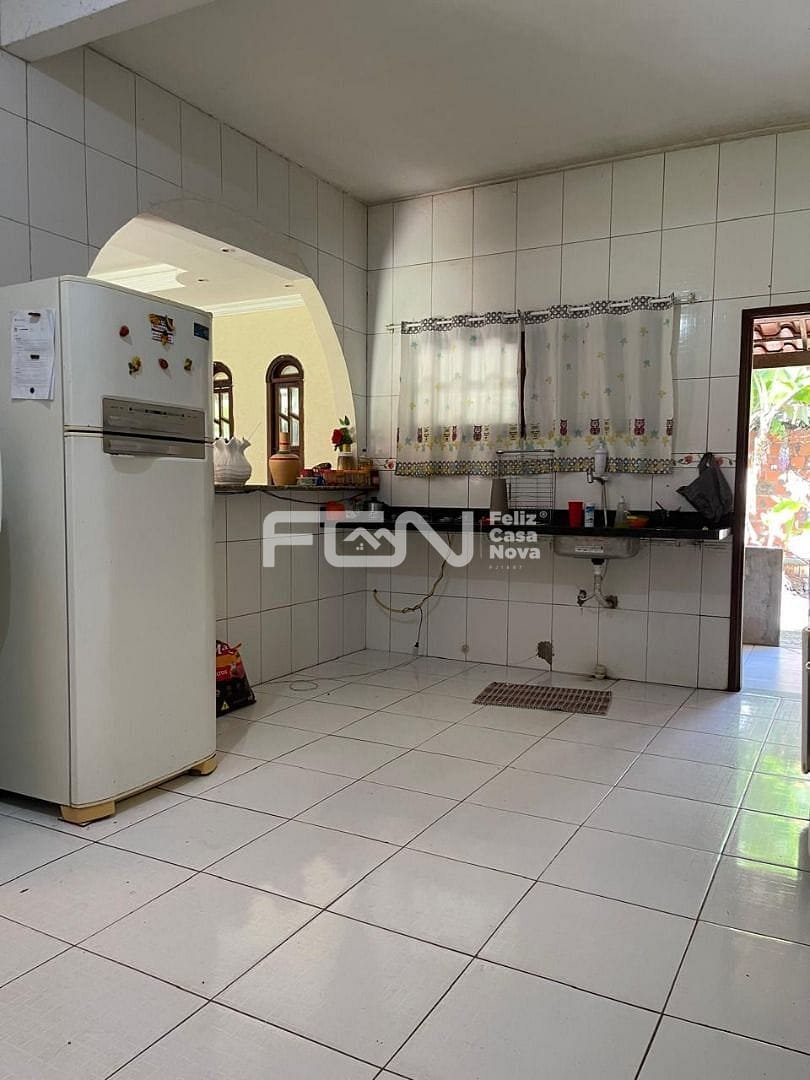 Casa à venda com 3 quartos, 10m² - Foto 8