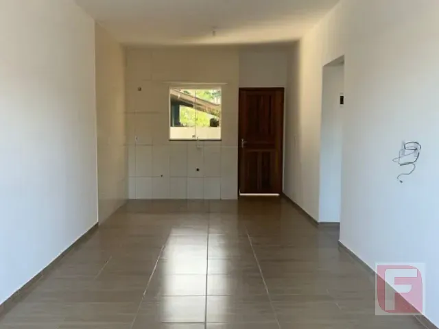 Casa 2 quartos e 1 banheiro, à venda, no bairro Centro em Itapoá