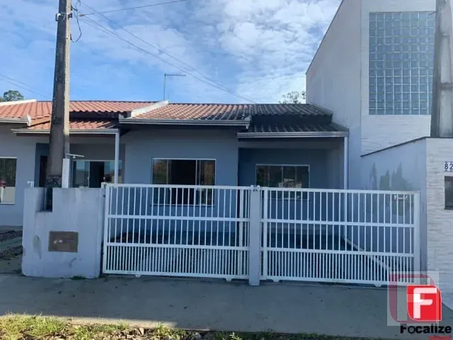 Casa 2 quartos e 1 banheiro, à venda, no bairro Centro em Itapoá