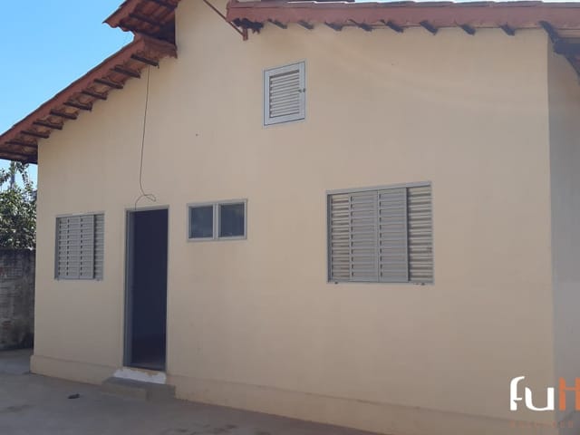Casa 2 quartos e 1 banheiro, para alugar, no bairro Jardim Ipanema em Trindade
