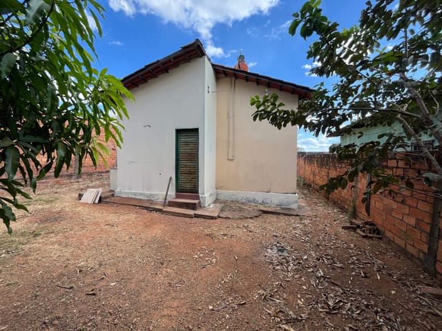 Casa com 450m² 2 quartos e 1 banheiro, à venda ou para alugar, no bairro Residencial Buena Vista II em Goiânia