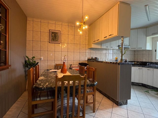 Casa com 250m² 4 quartos e 3 banheiros, à venda, no bairro Santa Cruz em Nova Prata