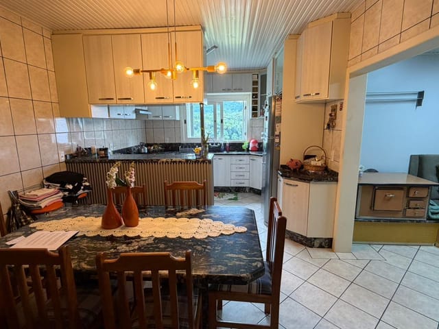 Casa com 250m² 4 quartos e 3 banheiros, à venda, no bairro Santa Cruz em Nova Prata