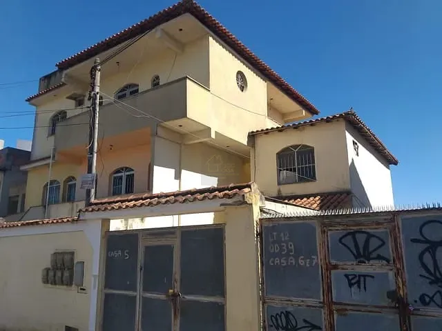 Casa com 450m² 8 quartos e 8 banheiros, à venda, no bairro Laranjal em São Gonçalo