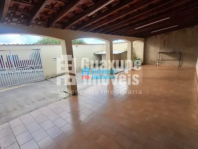 Casa com 250m² 3 quartos e 1 banheiro, à venda, no bairro Parque dos Munícipios I em GUAXUPÉ