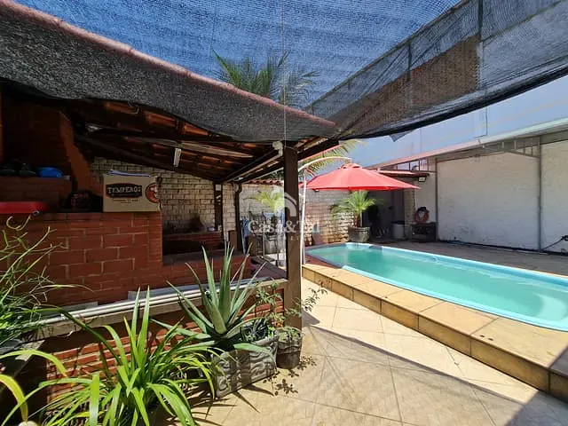 Casa 2 quartos e 3 banheiros, à venda, no bairro Vila Colúmbia em São João de Meriti