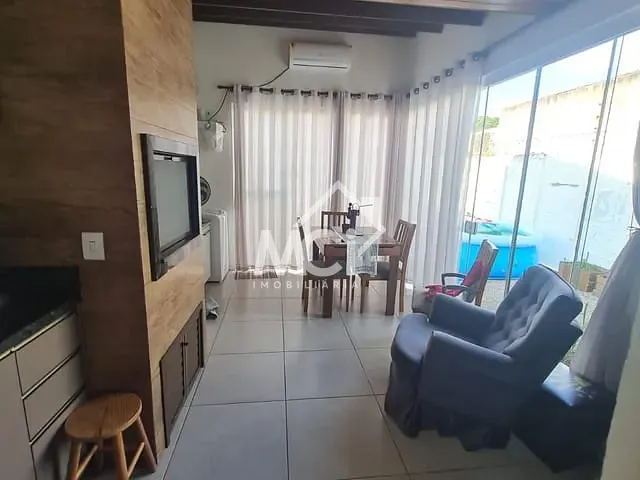 Casa com 75m² 2 quartos e 1 banheiro, à venda, no bairro Três Vendas em Pelotas