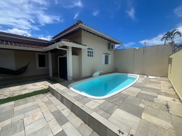 Foto do Casa - Charmosa casa para Venda , no coração do Indaiá, com 4 dormitórios todos com ar condicionado, em Caraguatatuba, litoral norte de SP | Innova Imobiliária