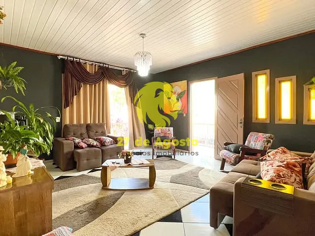 Casa com 180m² 3 quartos e 2 banheiros, à venda ou para alugar, no bairro Centro em Passo Fundo