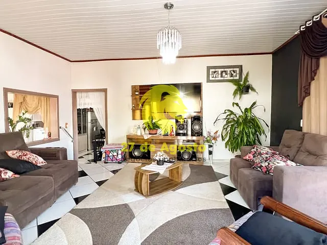 Casa com 180m² 3 quartos e 2 banheiros, à venda ou para alugar, no bairro Centro em Passo Fundo