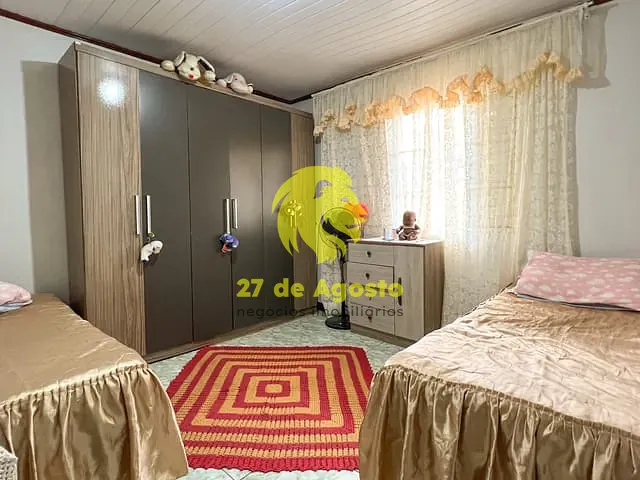 Casa com 180m² 3 quartos e 2 banheiros, à venda ou para alugar, no bairro Centro em Passo Fundo