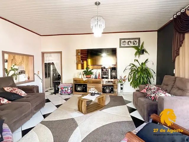 Casa com 180m² 3 quartos e 2 banheiros, à venda ou para alugar, no bairro Centro em Passo Fundo