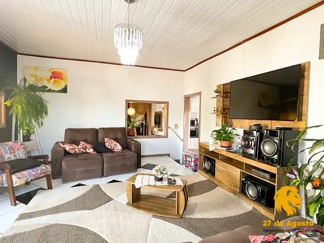 Casa com 180m² 3 quartos e 2 banheiros, à venda ou para alugar, no bairro Centro em Passo Fundo