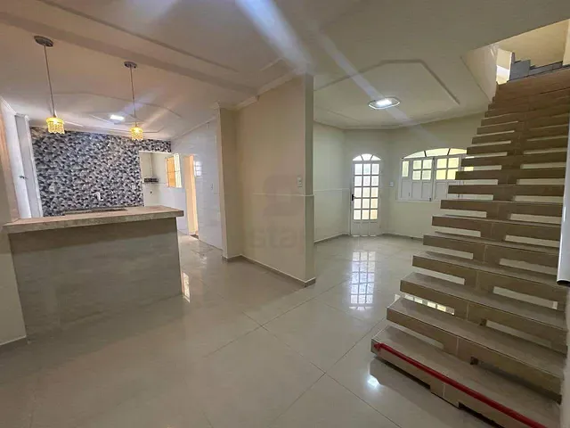 Casa 3 quartos e 3 banheiros, à venda ou para alugar, no bairro Alves de Souza em Paulo Afonso
