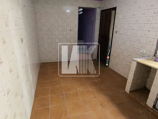 Casa com 38m² 1 quarto e 1 banheiro, para alugar, no bairro Vila Palmares em Santo André