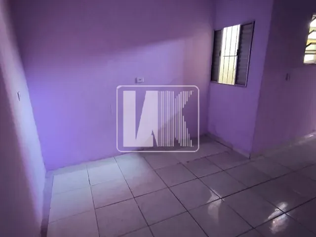 Casa com 38m² 1 quarto e 1 banheiro, para alugar, no bairro Vila Palmares em Santo André