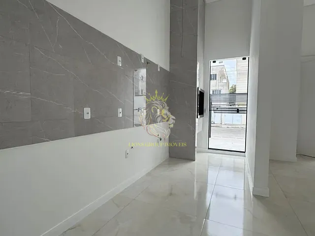 Casa 2 quartos e 3 banheiros, à venda, no bairro Rio Pequeno em Camboriú
