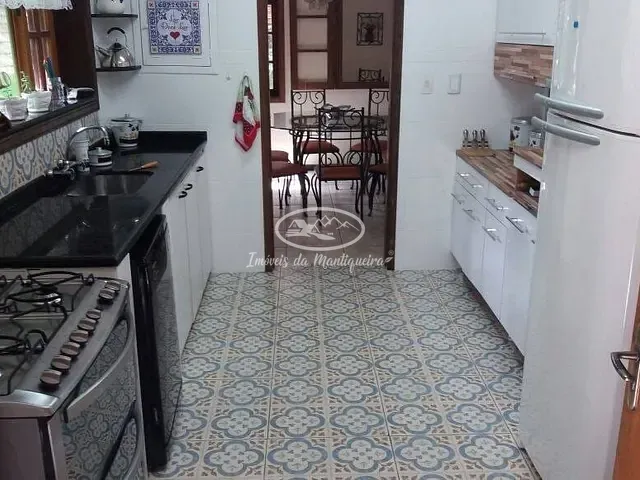 Casa com 960m² 3 quartos e 2 banheiros, à venda, no bairro Fazendinha (Penedo) em Itatiaia