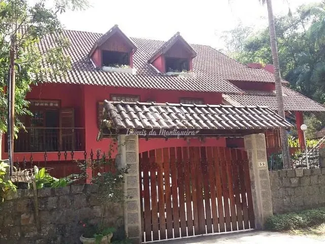 Casa com 960m² 3 quartos e 2 banheiros, à venda, no bairro Fazendinha (Penedo) em Itatiaia