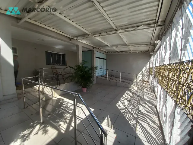 Casa 3 quartos e 5 banheiros, à venda, no bairro Setor Leste Vila Nova em Goiânia