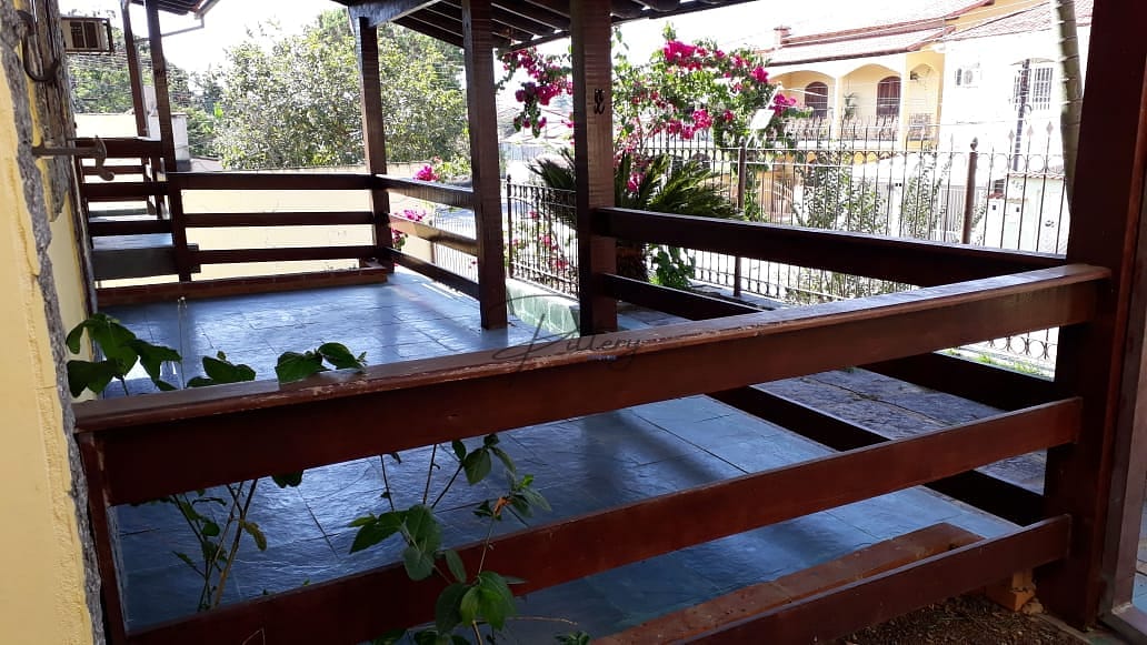 Casa à venda com 4 quartos, 292m² - Foto 2